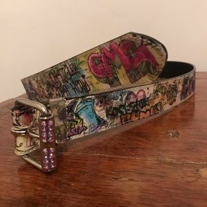 Hologram tattoo graffiti belt
